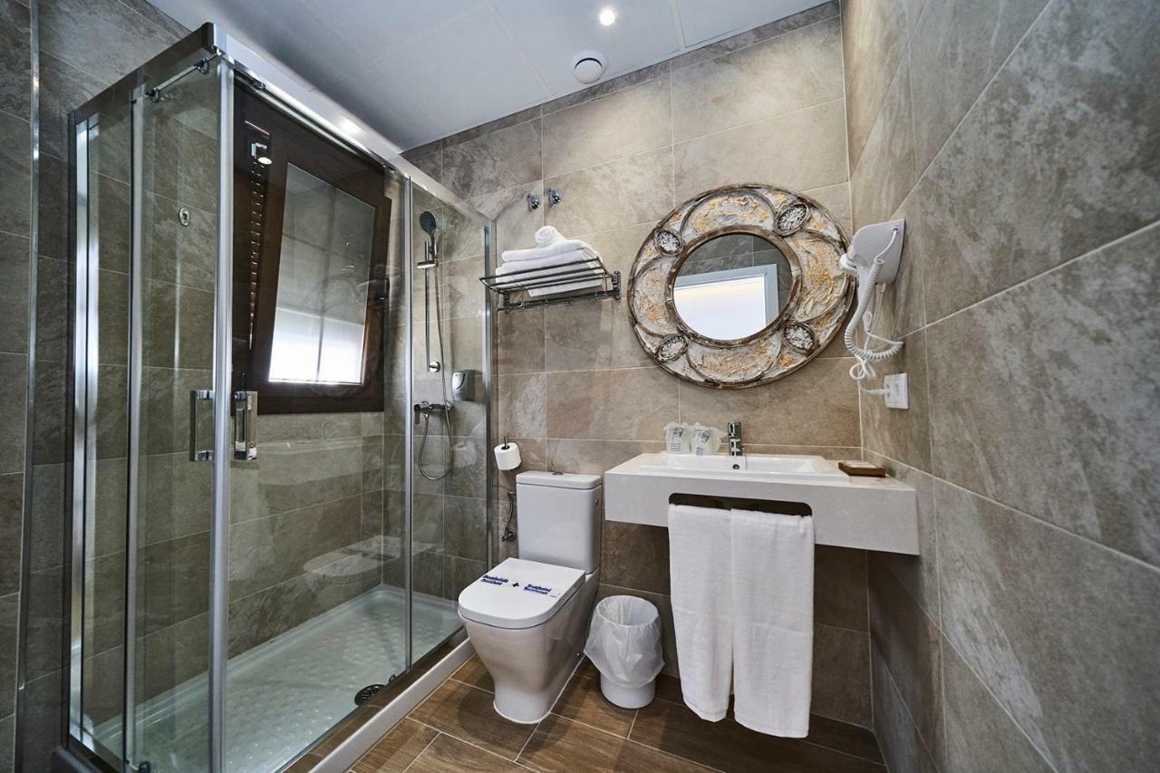 Hotel Bajamar Ancladero Playa Nerja Ngoại thất bức ảnh