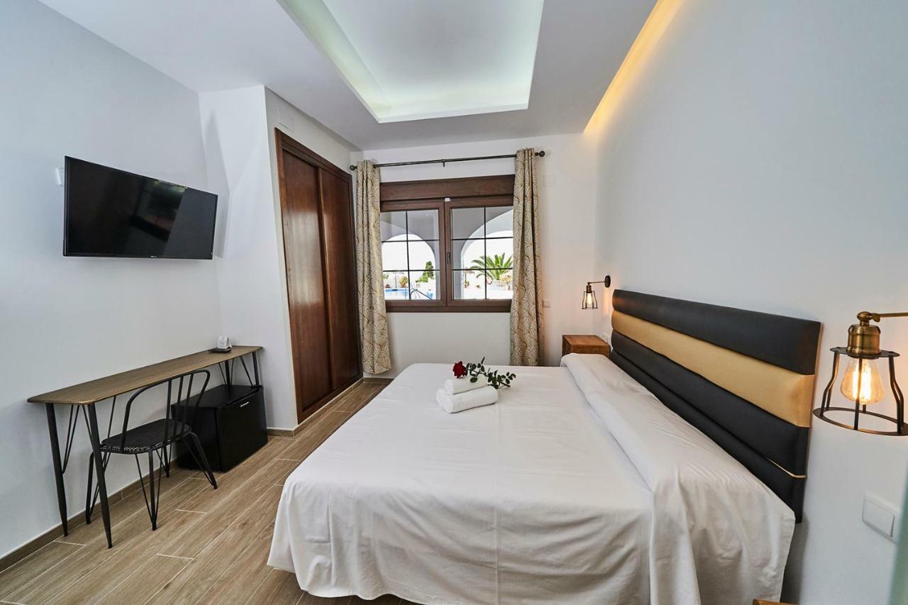 Hotel Bajamar Ancladero Playa Nerja Ngoại thất bức ảnh